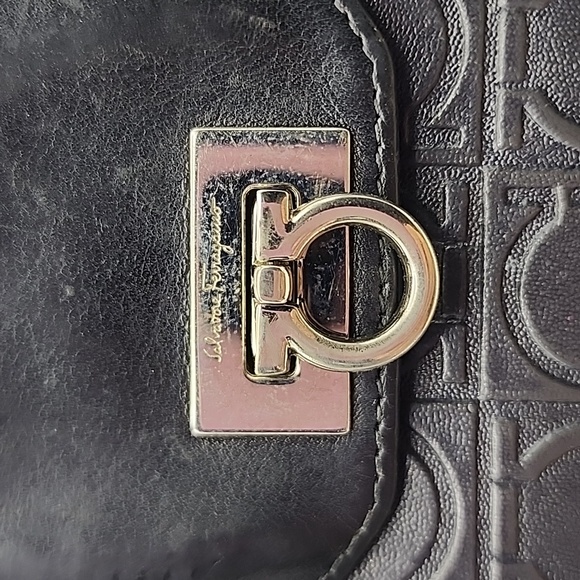Salvatore Farrigamo Black Designer Embossed Leather Bag With COA - Picture 3 of 15